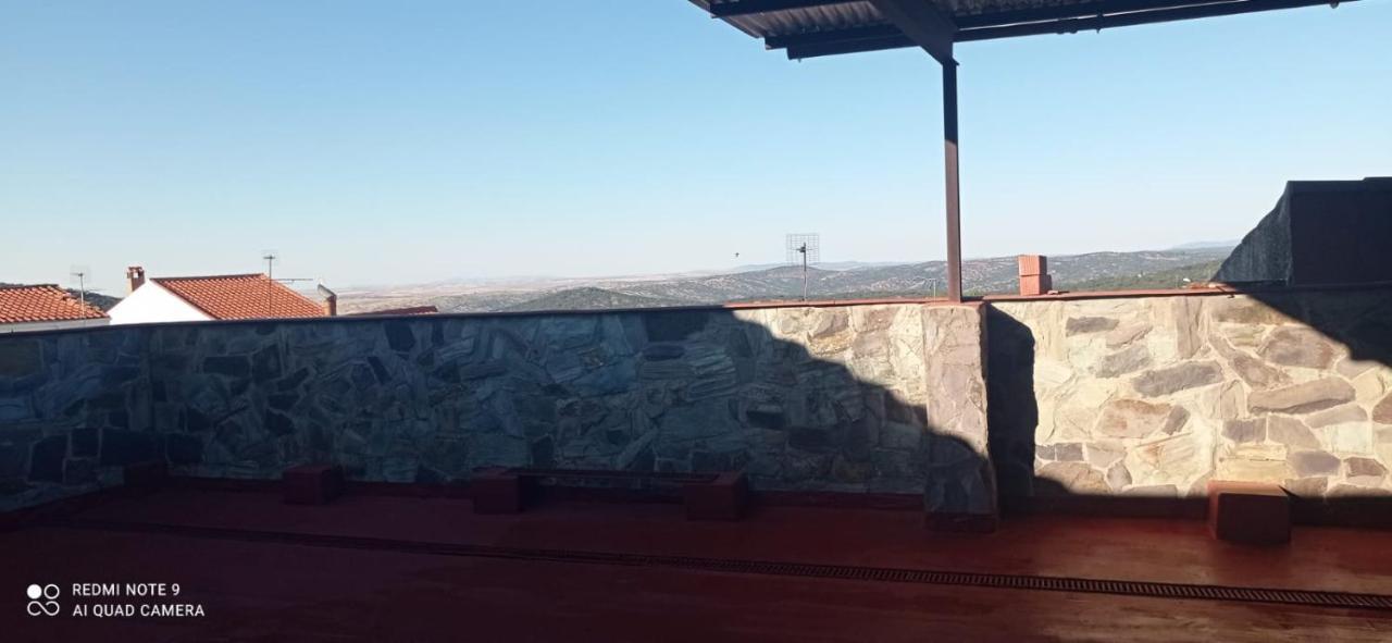 Hostal 2 Estrellas -Restaurante Las Tres Encinas En El Centro Del Pueblo Cabeza la Vaca Dış mekan fotoğraf